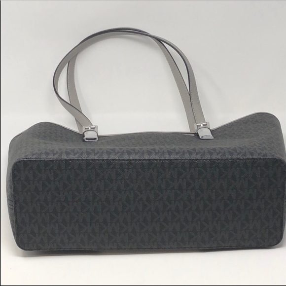 ๐ฅON SALE๐ฅMichael Kors center stripe tote - Picture 5 of 5